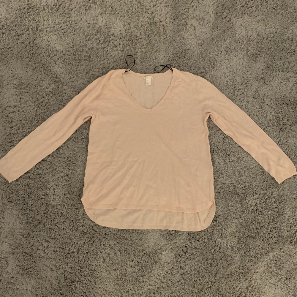 NWOT H&M v-neck sweater